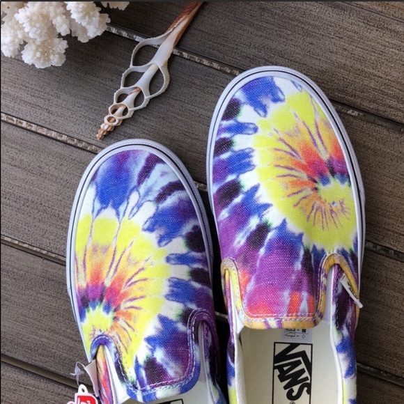 🌴🔆VANS- TIE DYE SLIP ON’S🔆🌴 - Picture 2 of 9